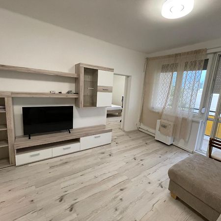 Malompark Apartman With Free Parking Debrecen Ngoại thất bức ảnh