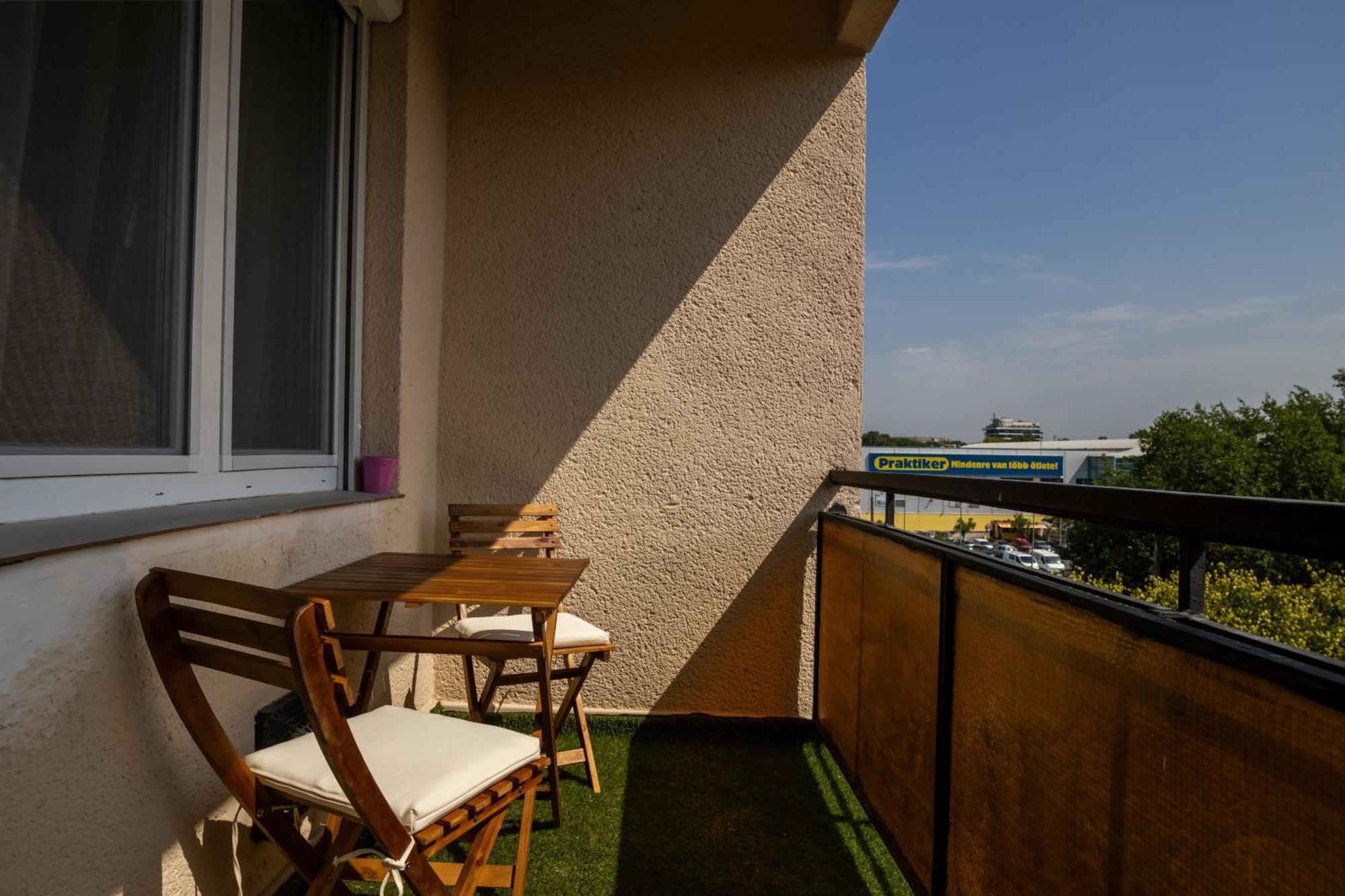 Malompark Apartman With Free Parking Debrecen Ngoại thất bức ảnh