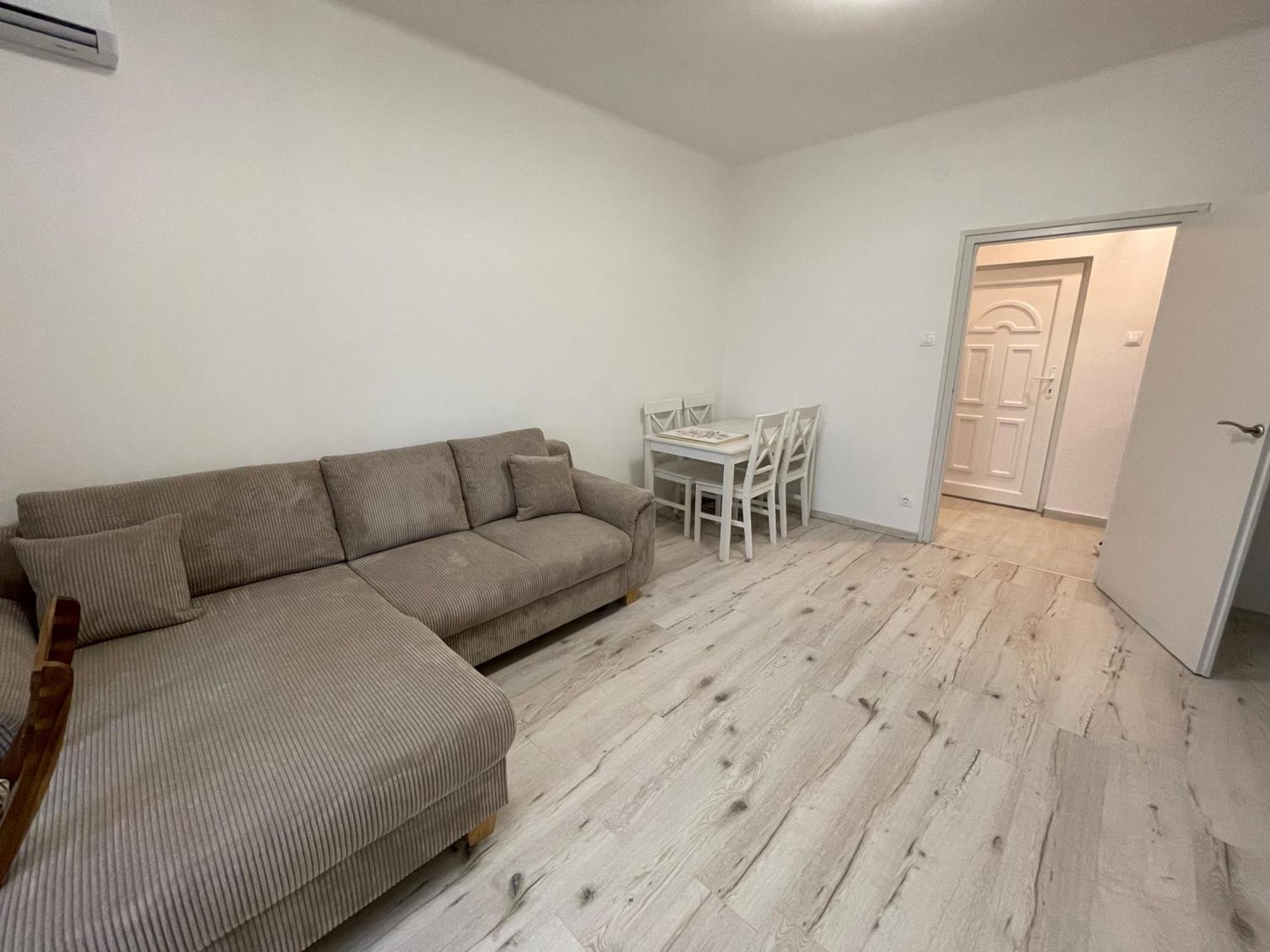 Malompark Apartman With Free Parking Debrecen Ngoại thất bức ảnh